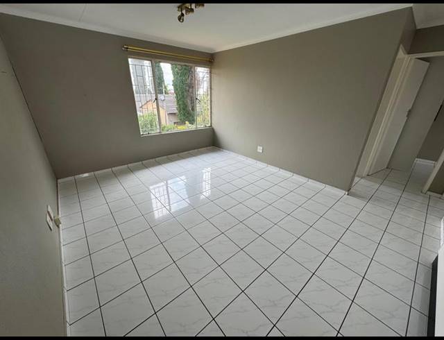 2 BEDROOM TOWNHOUSE FOR SALE IN GLEN MARAIS